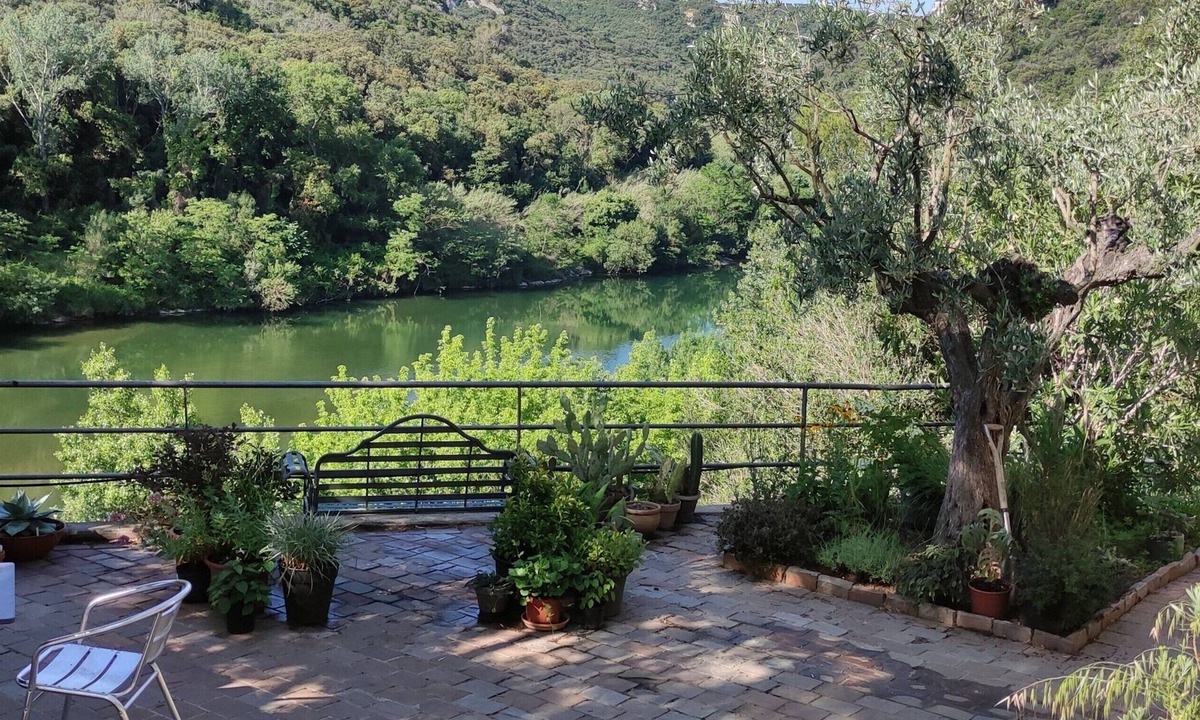 Collias Apartment | Delightful Riverside Apartment with River Views, The Lower