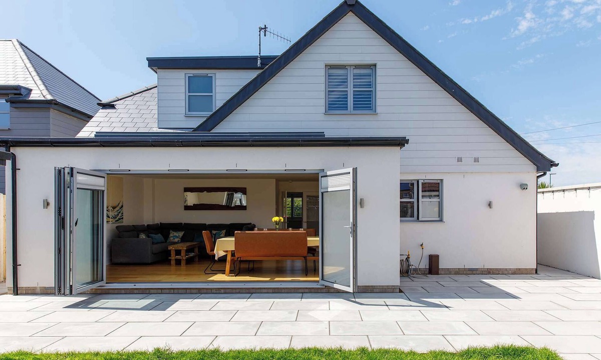 Wittering House | Delightful Seaside Hideaway 5 Mins to Beach