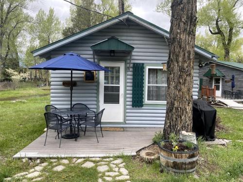 Riverside House | Delightful Secluded Cabin in Riverside, Wyoming
