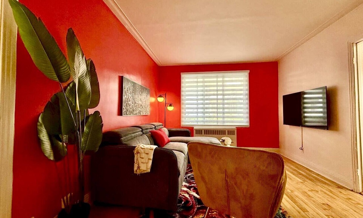 Cote-Des-Neiges—Notre-Dame-De-Grace Apartment | Delightful Style & Comfort in Montreal! Sleeps 4!