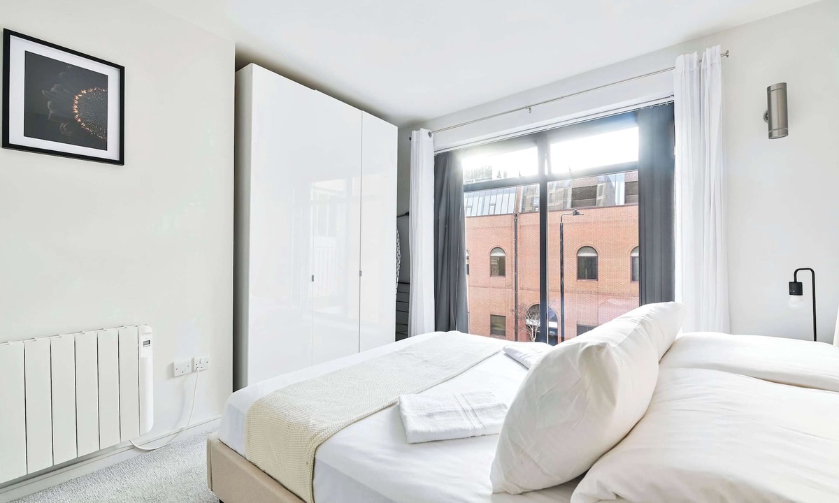 Tower Hill Apartment | Delightful Tower Bridge Apartment Sleeps 6