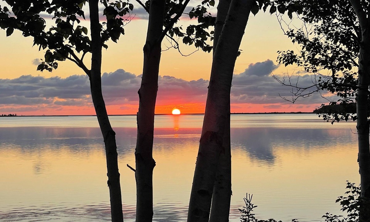 South Harbour Cabin | Delightful Waterfront Cottage