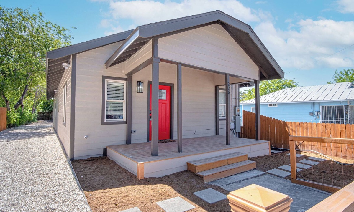 Denver Heights Cottage | Delightfully Renovated 4 Br/2 BA Near DT Riverwalk