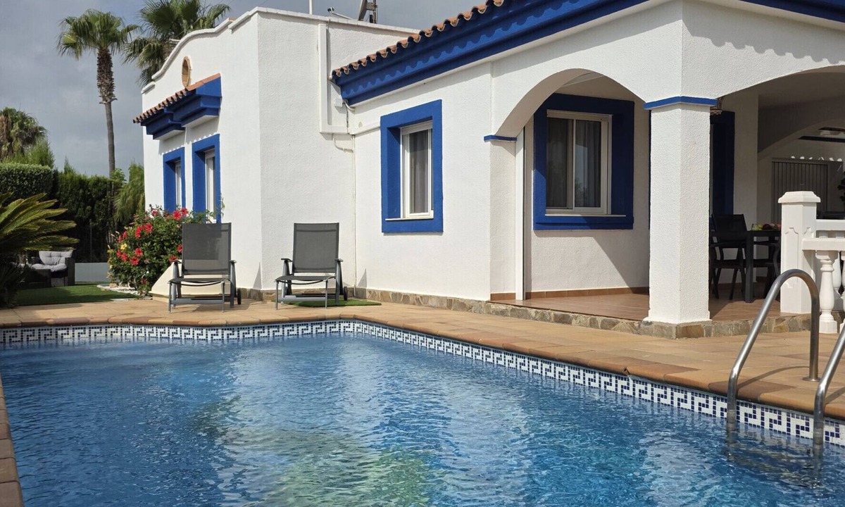 Riumar Ski Chalet | "Delphine"@MARISOL: 100m to the beach, private pool, A/C, WiFi, dog beach