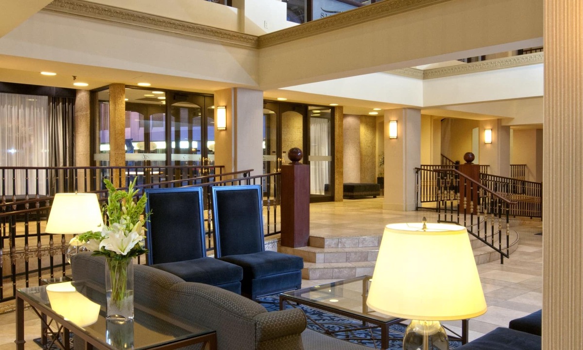 Saskatoon Downtown Hotel | Delta Hotels by Marriott Bessborough
