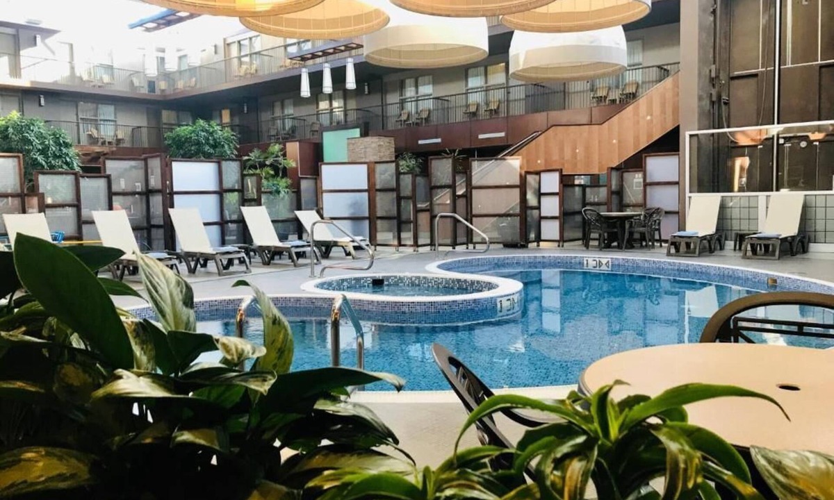 Willow Park Hotel | Delta Hotels by Marriott Calgary South