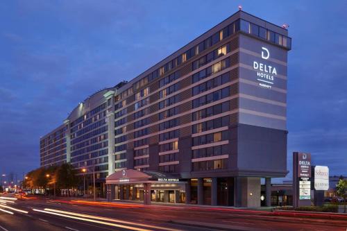 Etobicoke Hotel | Delta Hotels by Marriott Toronto Airport & Conference Centre