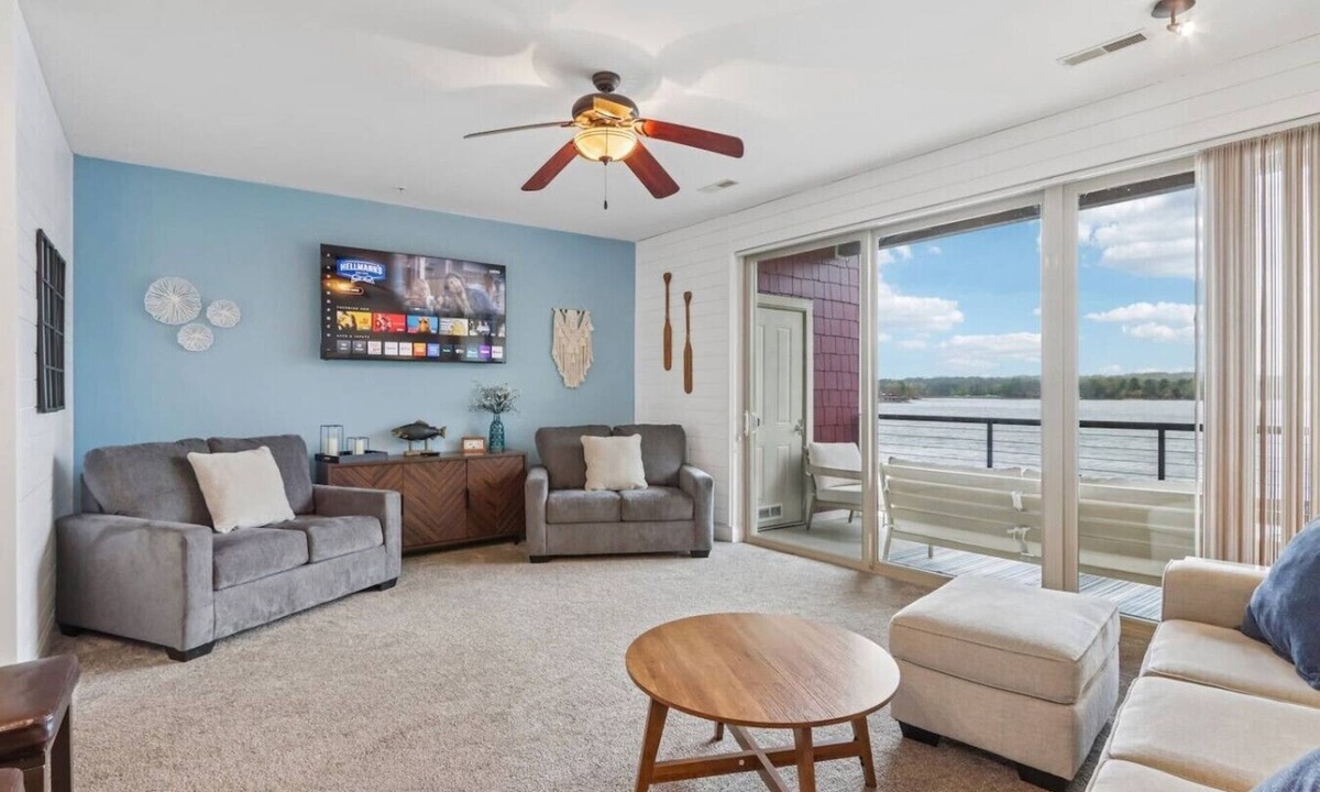 Lake Delton Condo | Delton Dawn - Luxury at Delton Grand