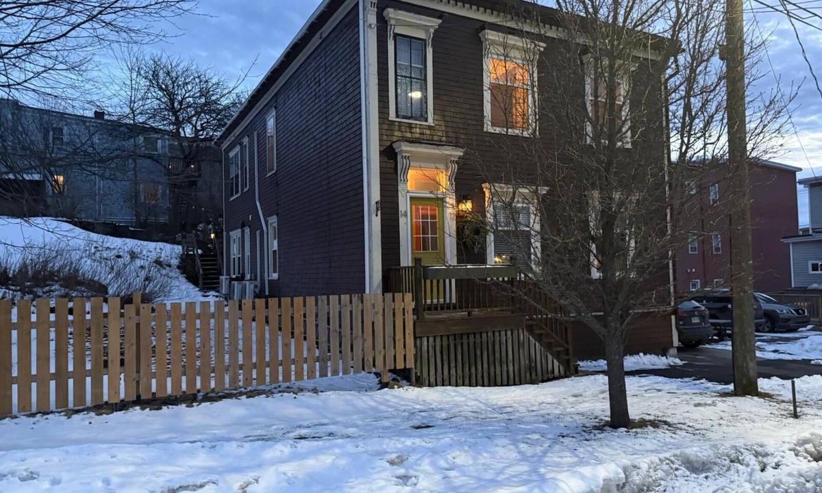 Saint John Bed & Breakfast | Delux room at Nigam's Sweet Home, Saint John, NB.