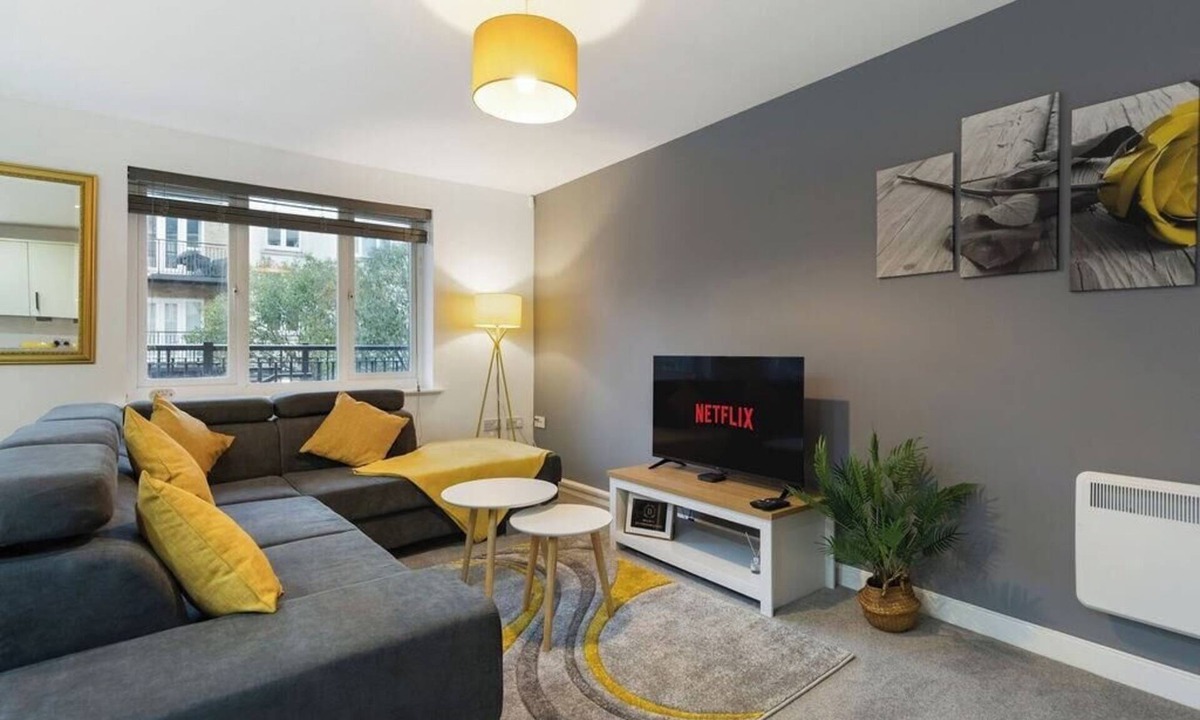 High Wycombe Apartment | Deluxe 2 Bed Apartment w/Free Parking