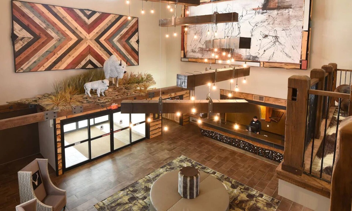 Broken Arrow Hotel | Deluxe 2 Queen, Stoney Creek Broken Arrow, On-site bar | 2 Units
