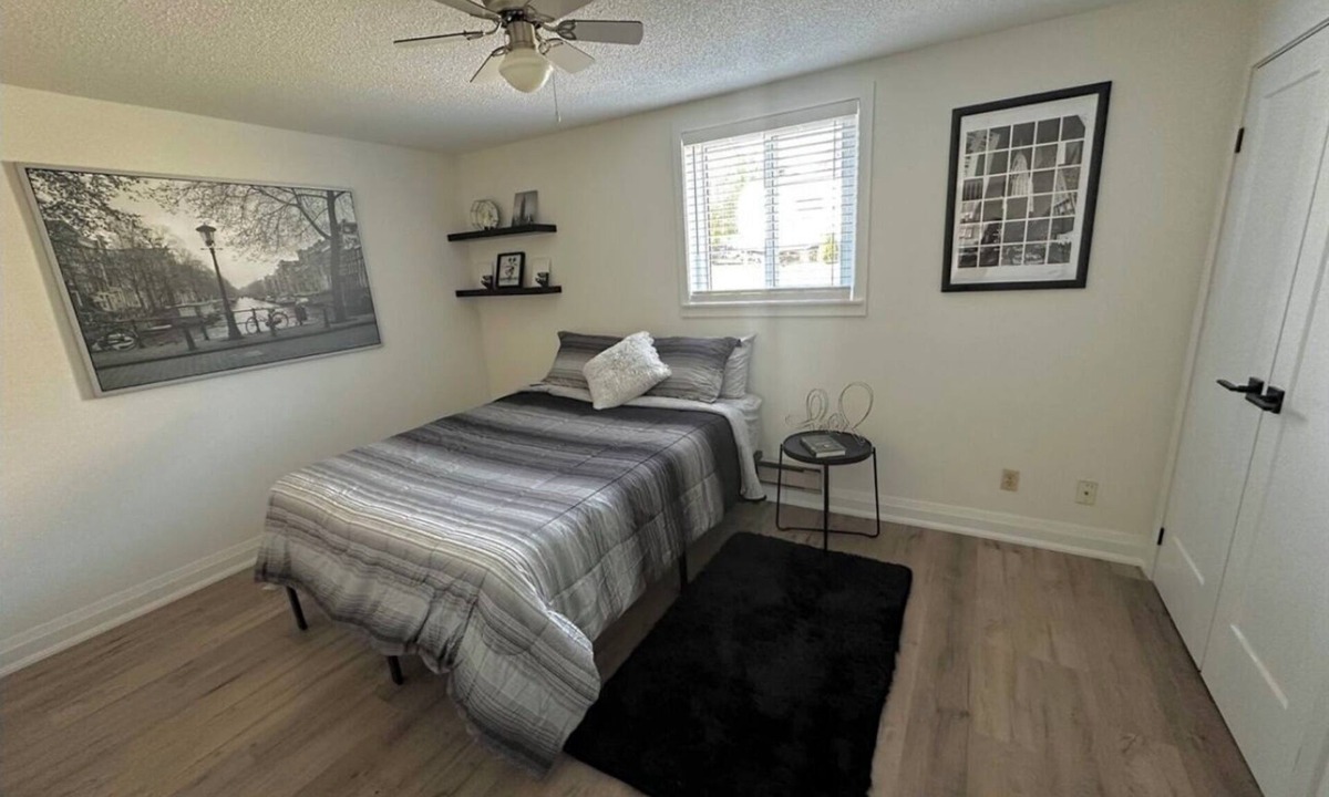 Port Dover Apartment | Deluxe 2BD Movie Lounge Unit in Port Dover