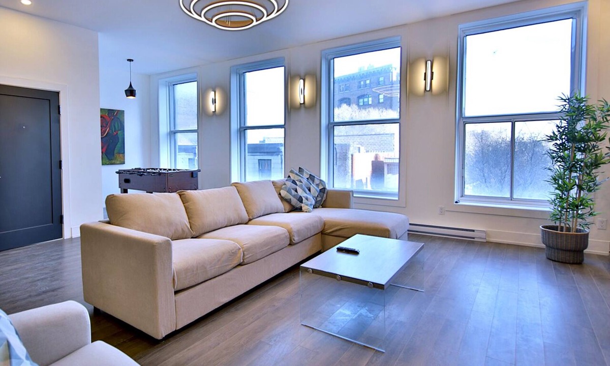 Ville-Marie Condo | Deluxe 3-bedroom Condo in Old Montreal with a Private terrace