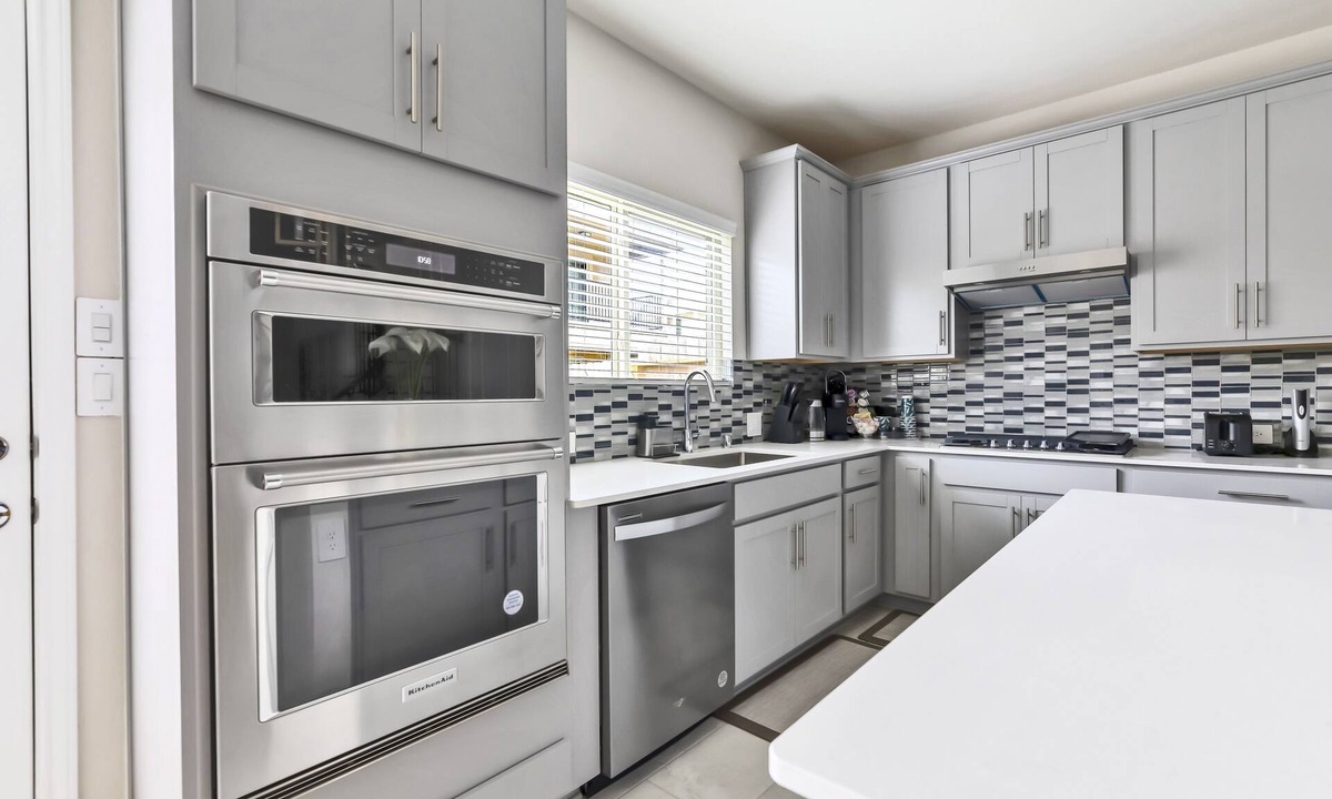 South Main House | Deluxe 3BR home | NRG Park | Med Center vicinity