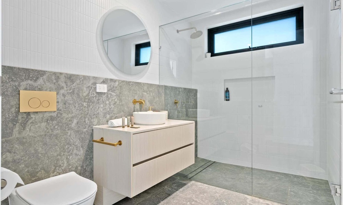 Wavell Heights House | Deluxe 4-Bed Home with Pool & Fire Pit