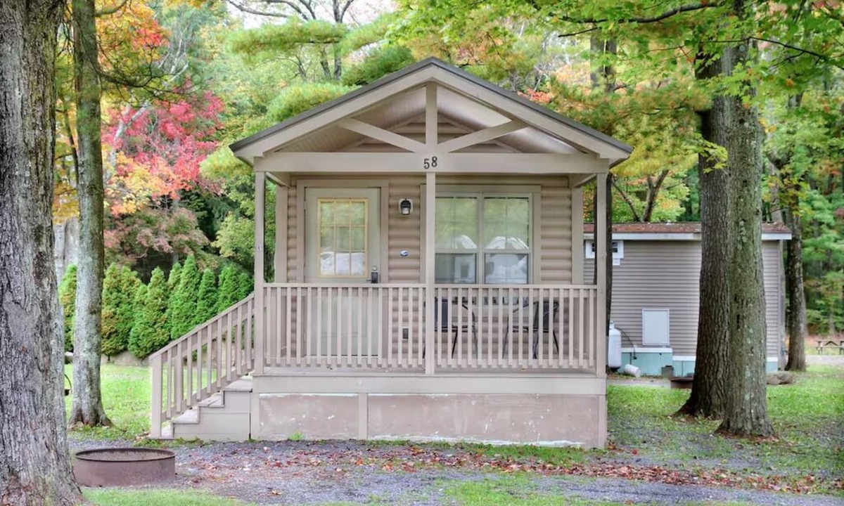 Spring Mills Cabin | Deluxe Cabin 40 w/4 Beds