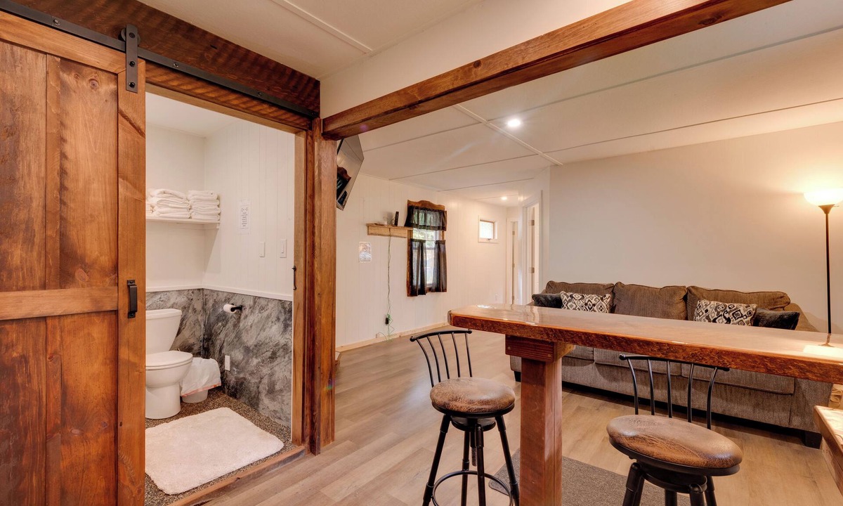 Hillsgrove Cottage | Deluxe Cabin G: 9 Mi to Worlds End State Park!