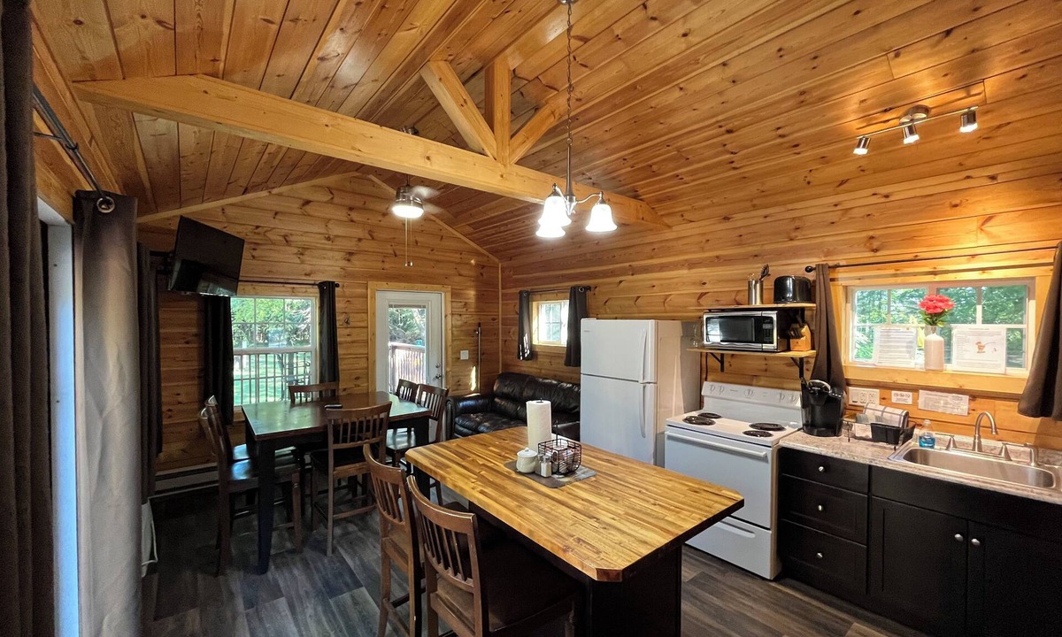 Sallisaw Cabin | Deluxe Cabin Lodge DK3