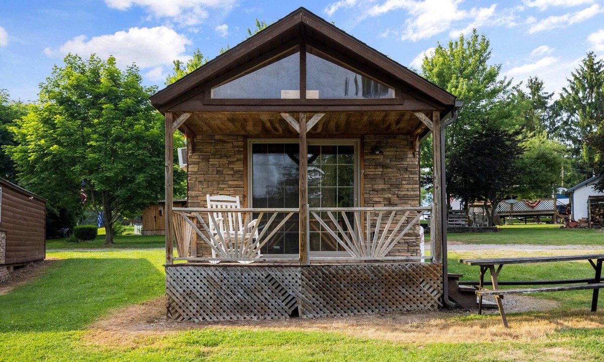 Mifflinburg Cabin | Deluxe Cabin5 Within Campground