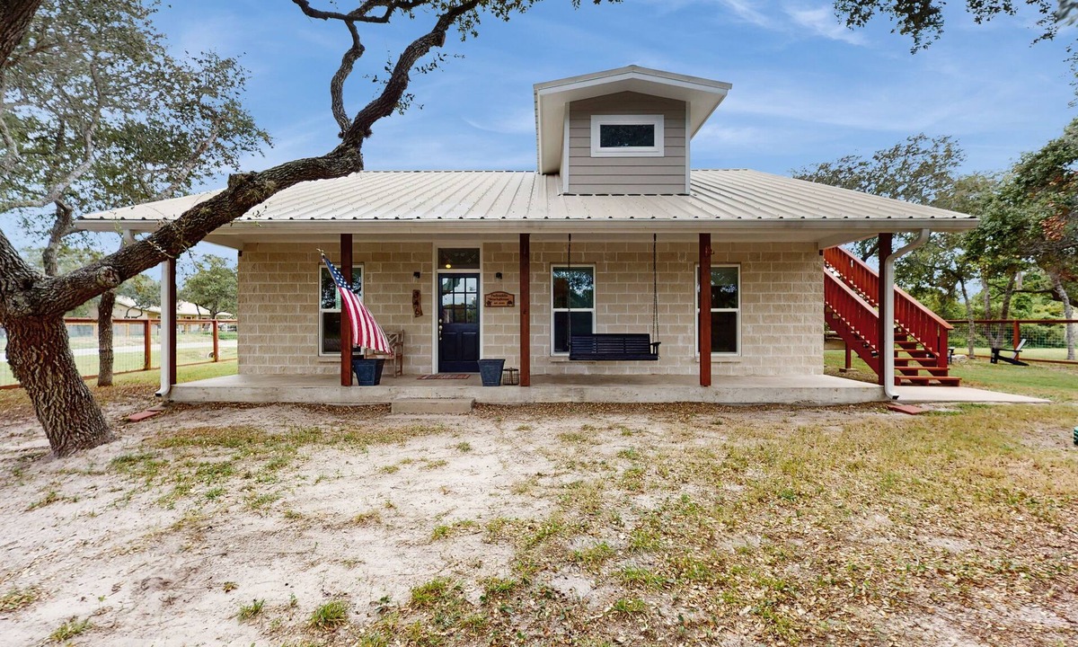 Rockport House | Deluxe Getaway on Big Corner Lot - Great Locale Near Bay