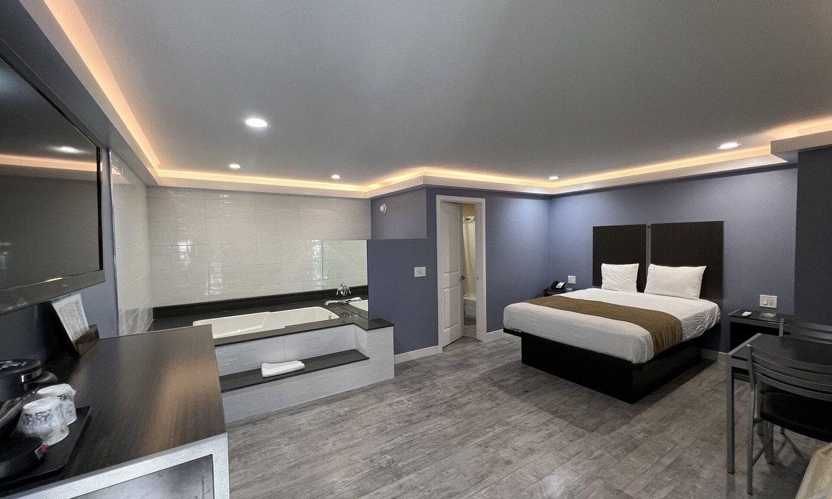 Hawthorne Hotel | Deluxe Inn Hawthorne