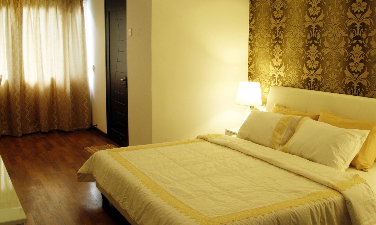 Downtown George Town House | Deluxe King With Attached Bathroom