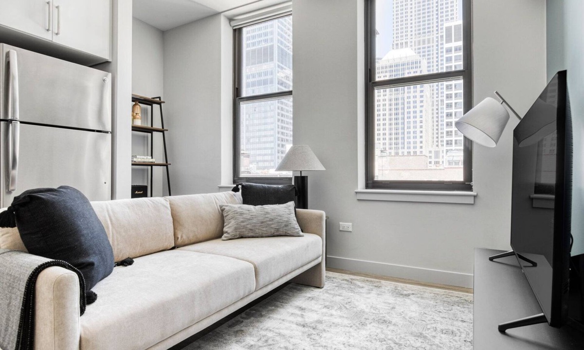 The Loop Apartment | Deluxe Loop 1BR w/Gym, Roof & Lounge, same block as L, by Blueground