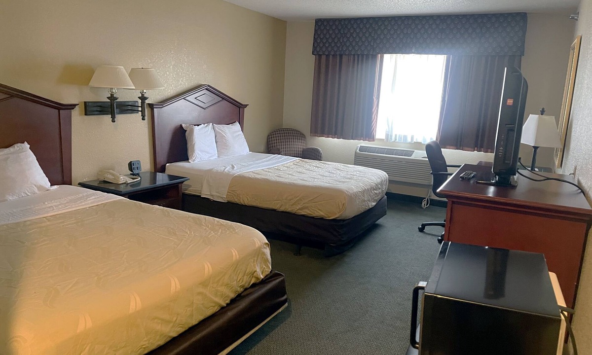 Eagan Hotel | Deluxe Queen Room with Two Queen Beds - Non-Smoking