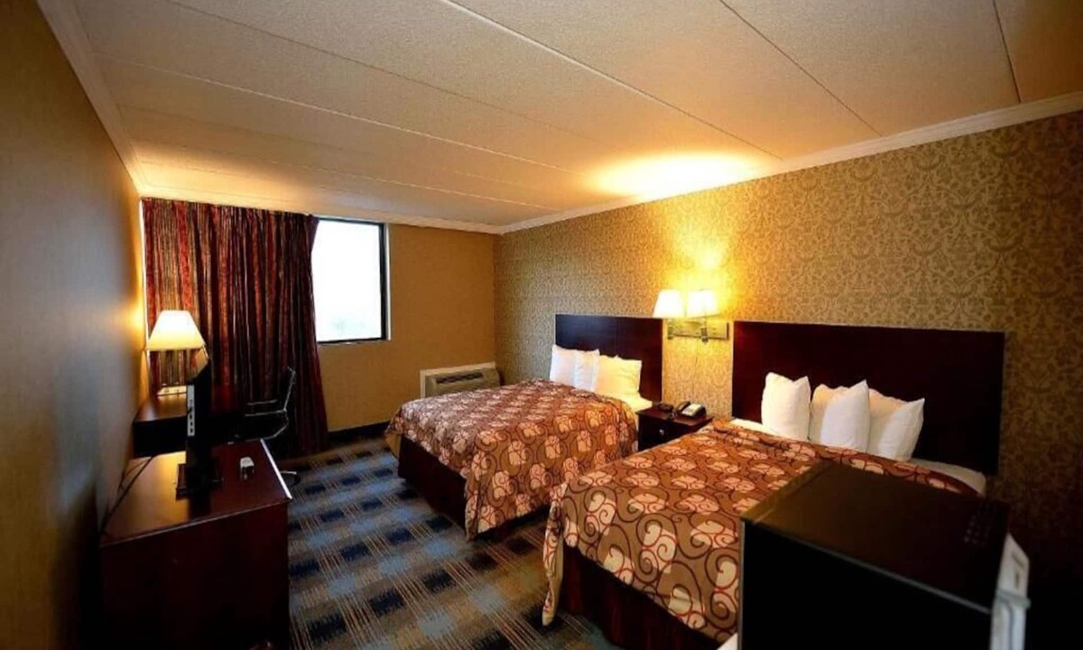 Somerset Hotel | Deluxe Room, Two Queen Beds