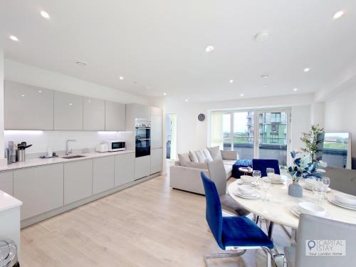 Canning Town South Apartment | Deluxe Serviced Three Bed Apartment