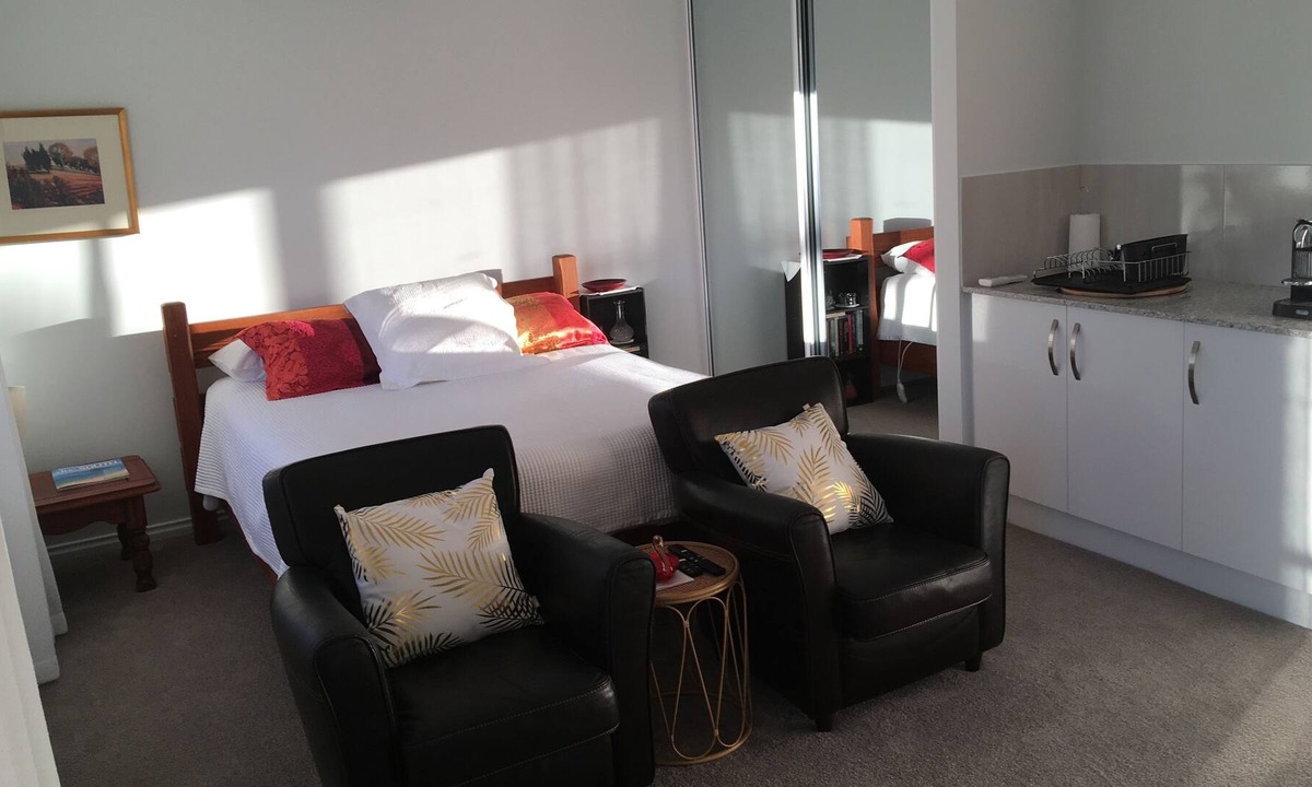 Echunga Apartment | DELUXE STUDIO IN THE ADELAIDE HILLS