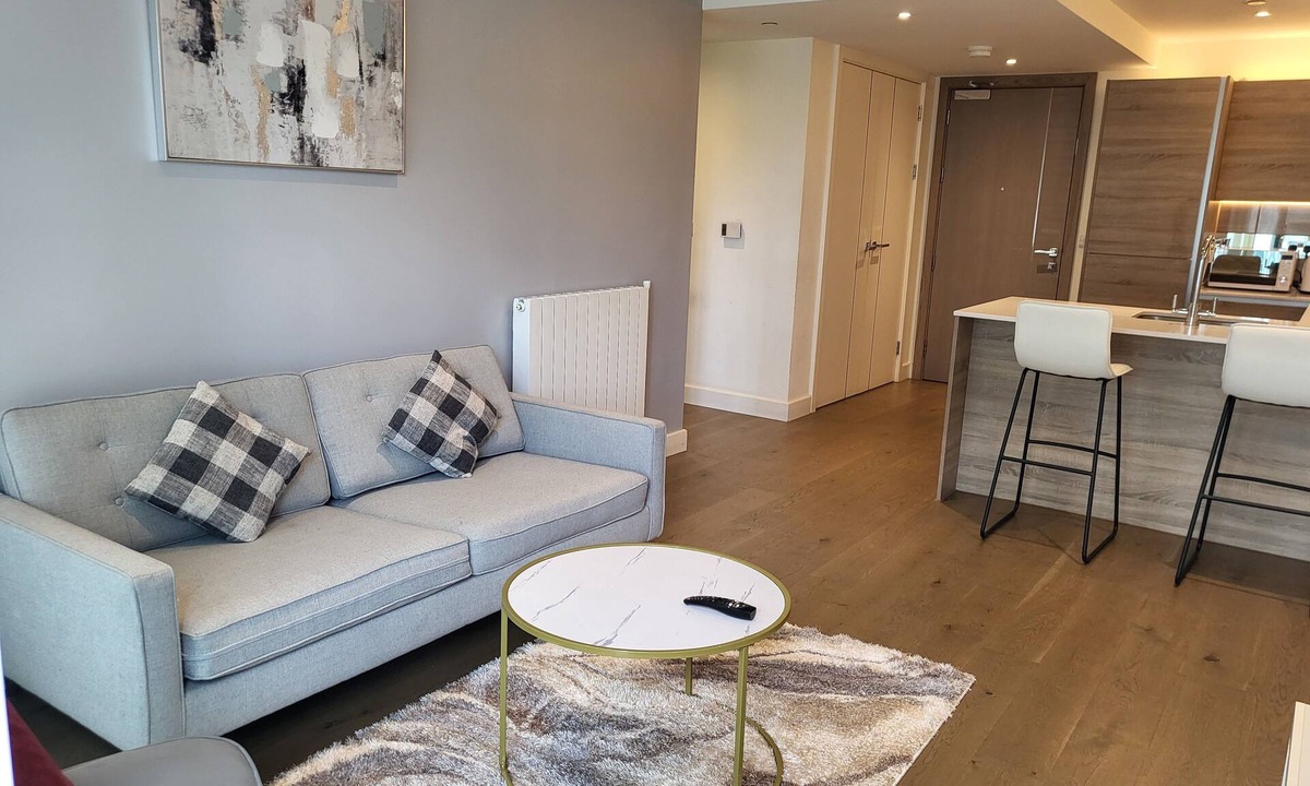 Woolwich Apartment | Deluxe Suite London