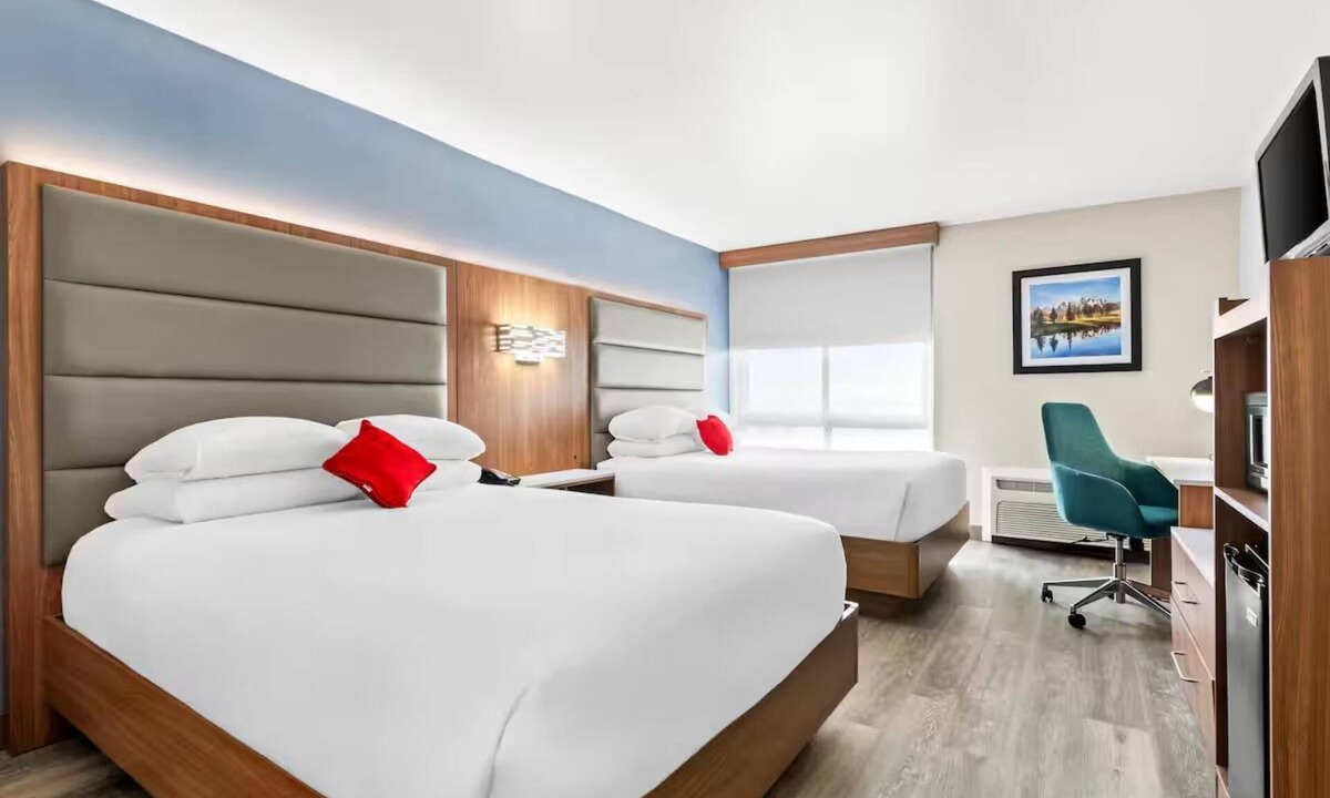 Cheyenne Hotel | Deluxe Two Queen Beds with Flexible Workspace and Free Parking - 4 Units