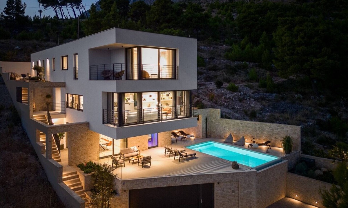 Duce Villa | Deluxe Villa Nitia with 4 bedrooms 550m from sandy beach
