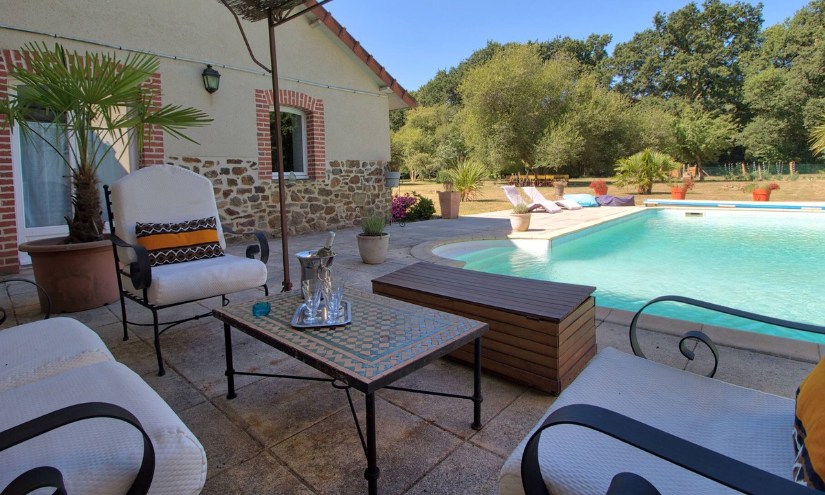 Guipel House | Demeure Avec Piscine au Coeur de la Bretagne
