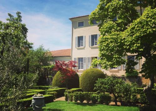 Ambierle House | Demeure Bouquet