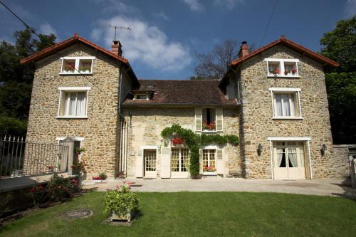 La Queue-en-Brie Bed & Breakfast | Demeure de la pompe