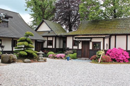 Herning Bed & Breakfast | Den Japanske Have B & B