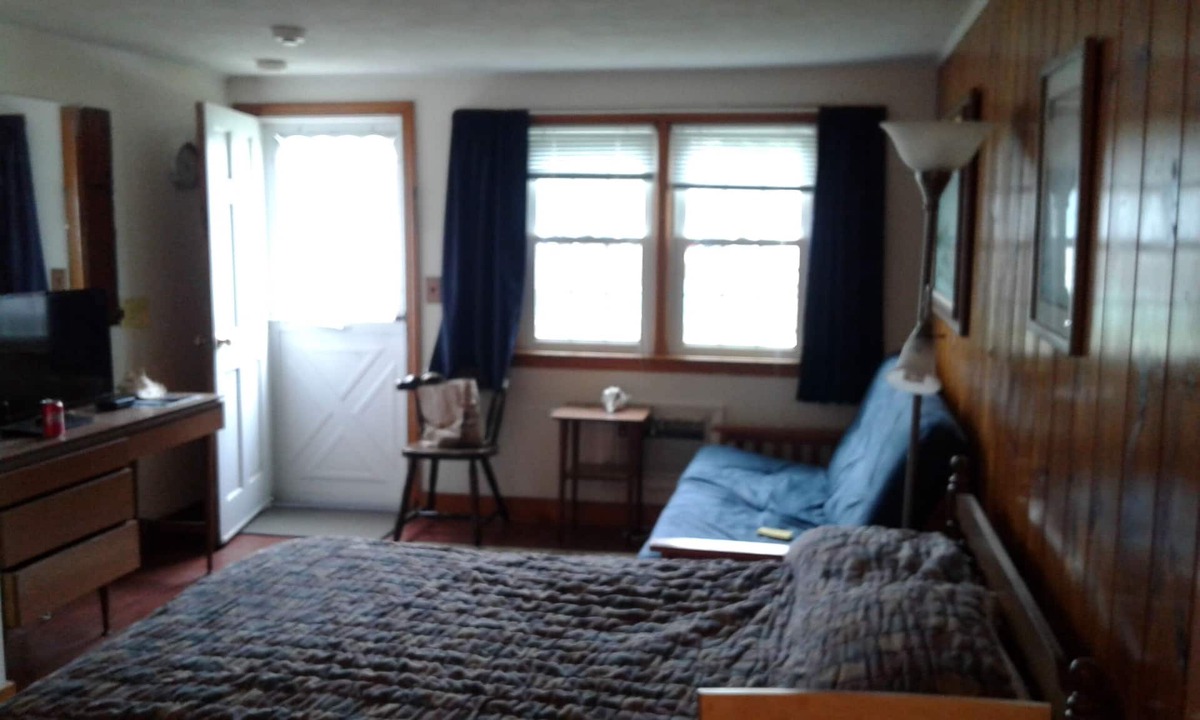 Dennis Port Apartment | Dennisport - Studio Condo w kitchenette - Walk to beach