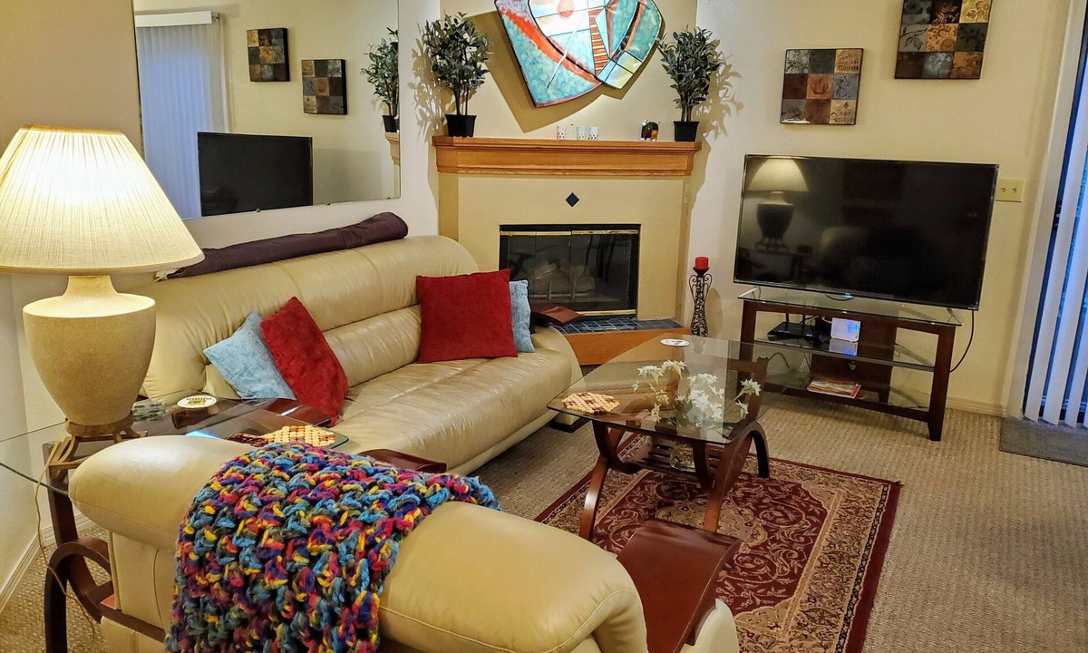 Greenwood Village Condo | Denver/DTC Executive Corp Long/Short Term Stay Entire Condo