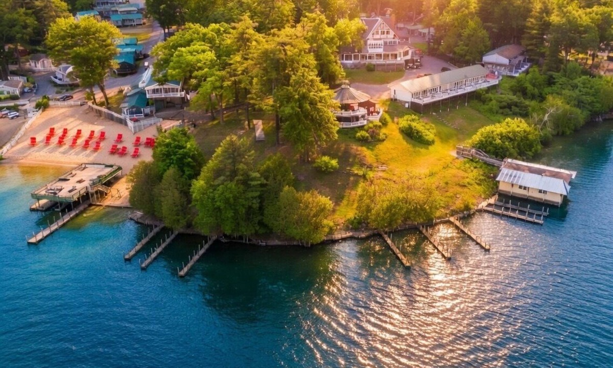 Lake George Hotel | Depe Dene Lakeside Resort