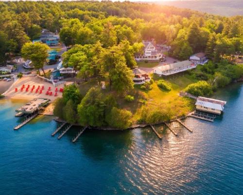 Lake George Hotel | Depe Dene Lakeside Resort