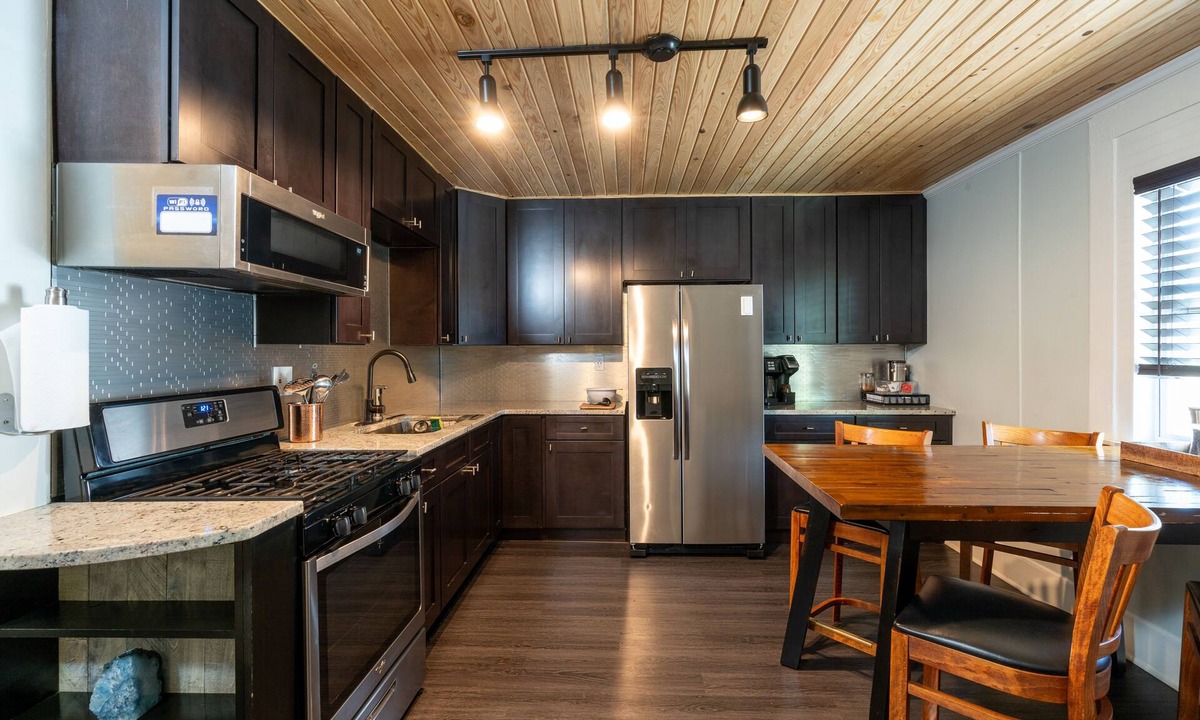 Gainesville Hotel | Depot Village