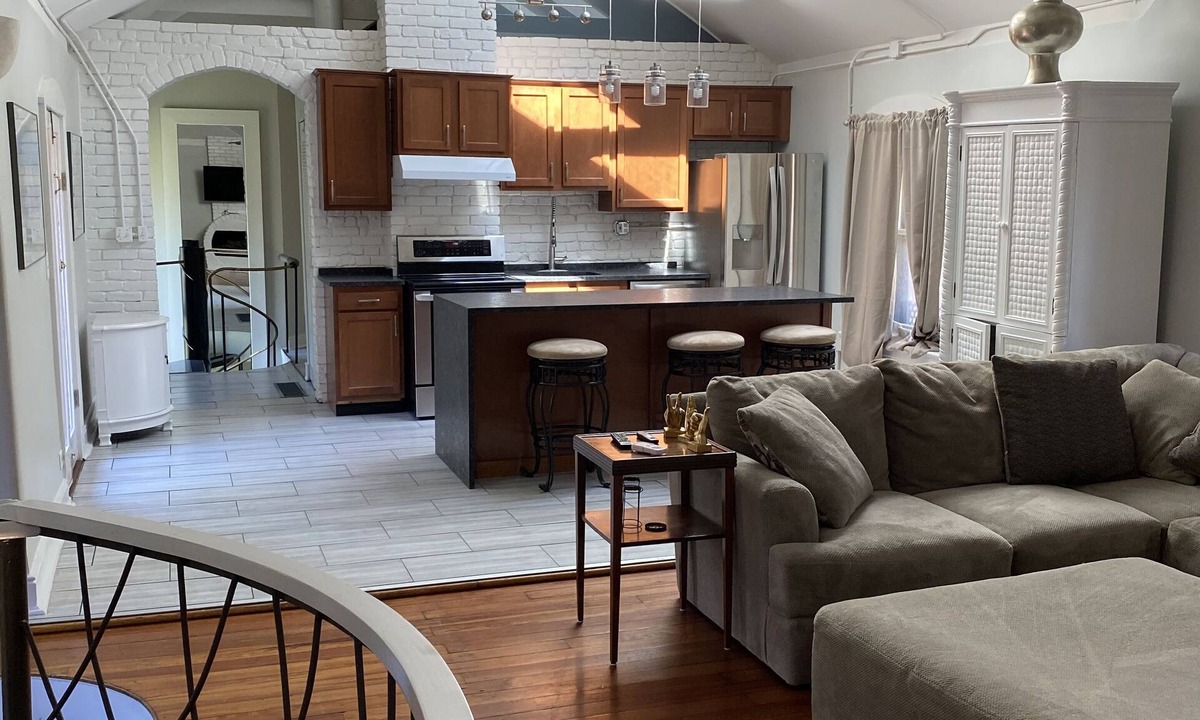 Old Louisville House | Derby Week Historic Carriage House 0.3 miles,5 mins from Churchill Downs