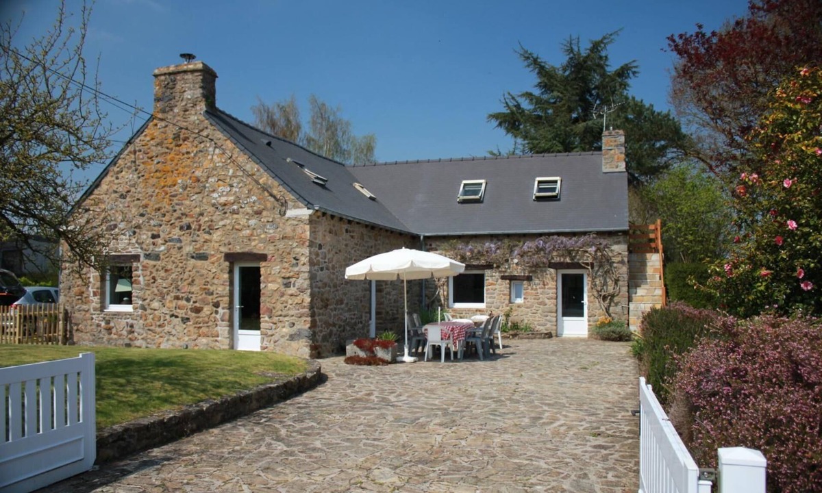 Pledran House | des Champs - Pledran