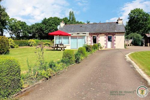 Gausson House | Des trois fleurs