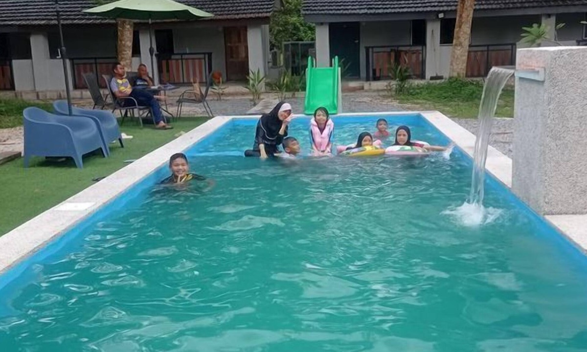 Kampung Kuala Parit Ski Chalet | Desa Retreat Kuala Kangsar