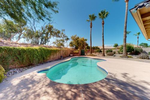 Garden Lakes House | Desert Blooms