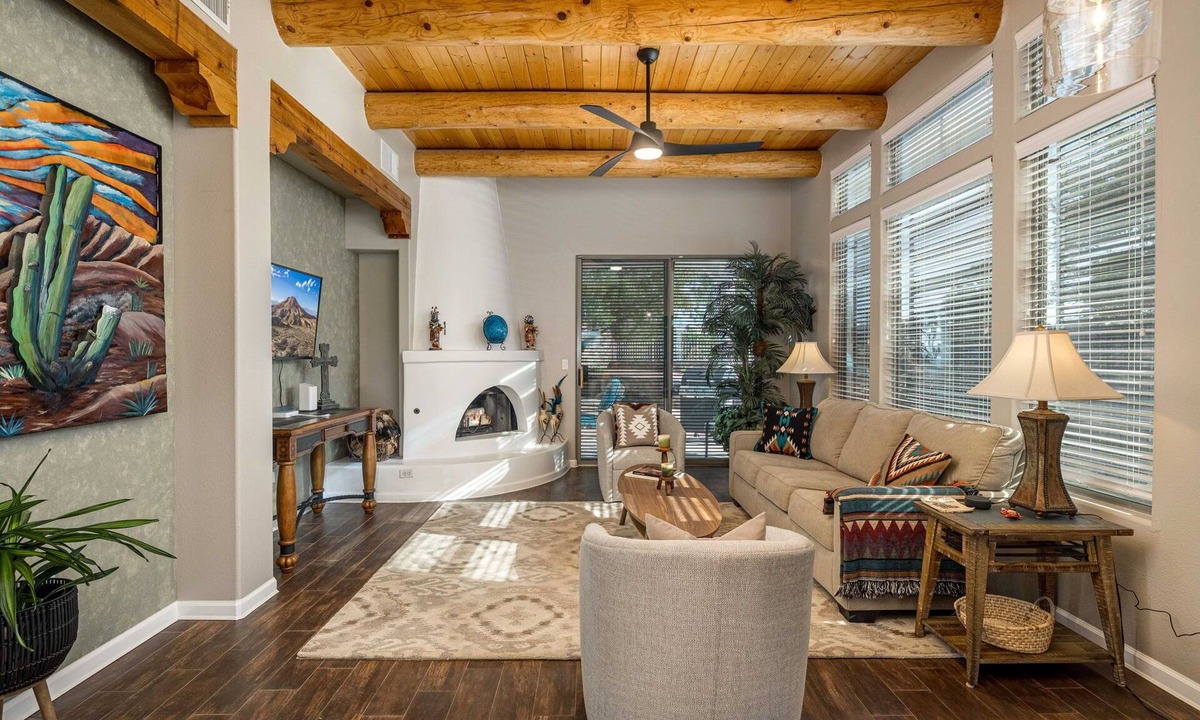 Las Cruces House | Desert Gem in Las Cruces w/Vigas & Southwest Flair