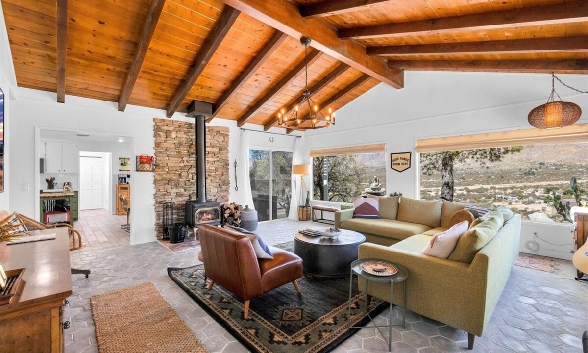 Morongo Valley House | Desert Nest — 2b cabin on ridge + mountain views